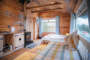 The Hygge Hut - 1 Bed - Freshwest Beach Retreat (23584)