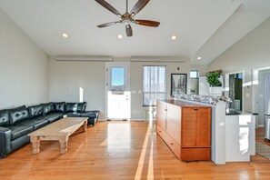 Living Room | Queen Murphy Bed