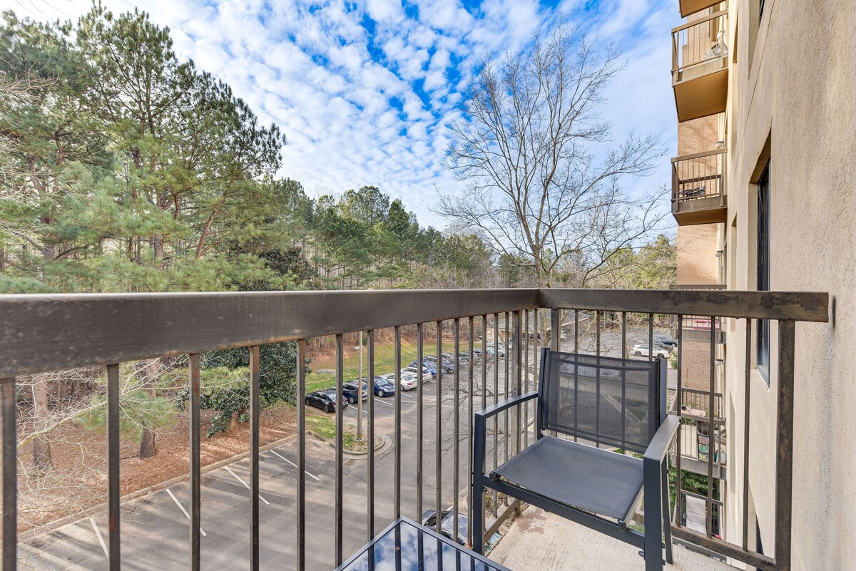 Fort Mill Condo w/ Balcony: 3 Mi to Carowinds