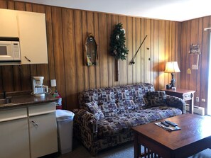 Hugel Haus 2 - Living Room with Double Futon Sofa