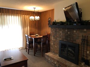Hugel Haus 4 - Living Room with Gas Fireplace, Wireless Internet, Cable TV, Dining Table for 4