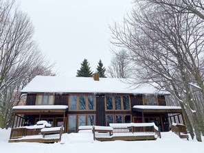 Stonehedge 2 - Exterior View from Lift 1