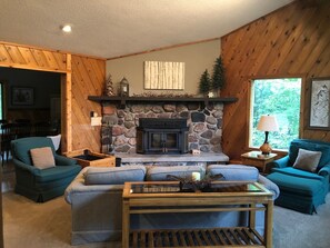 Snowflake - Living Room with Wood Burning Fireplace