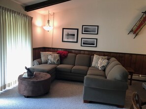 Frosty 2 - Living Room with Large Sofa