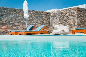 Luxurious Paros Villa | 8 Bedrooms | Villa Horizon Retreat | Private Pool & Fantastic for Family Getaways