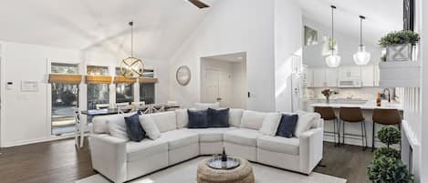 Welcome to 2995 Seabrook Island Rd!