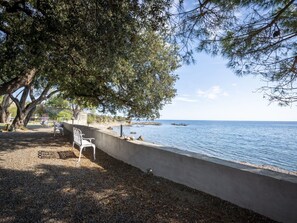 Bâtiment, Plante, Propriété, Fenêtre, Lot Terre, Design Urbain, Paysage, Quartier, Herbe, Loisir