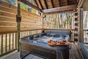8 person hot tub