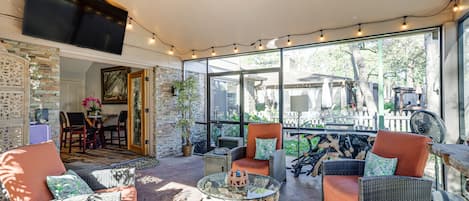 Cypress Vacation Rental | 2BR | 2.5BA | Step-Free Entry | 2,000 Sq Ft