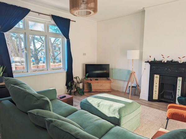 Living Room (1)