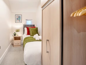 COZY AND WARM SINGLE BED