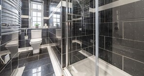 WALK-IN SHOWER