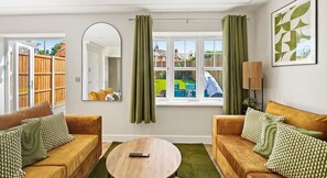 COMFORTABLE LIVING SPACE WITH DOUBLE SOFA BED