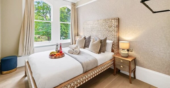 DOUBLE BED WITH FRESH TOWELS AVAILABLE UPON YOUR ARRIVAL