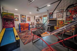 Private Gameroom | Hours of Fun