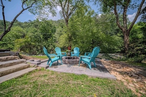 Fire Pit | Adirondack Chairs for 6