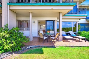 Lounge in comfort, dine in style, and let the ocean horizon steal your breath away KBV-30G2