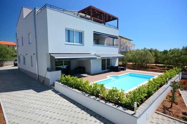 Apartment A1 with swimming pool