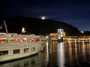 Quais de Tournon