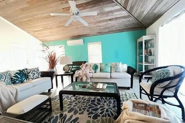 Living Room (1)