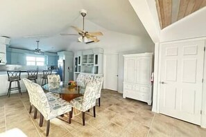 Dining Room (2)