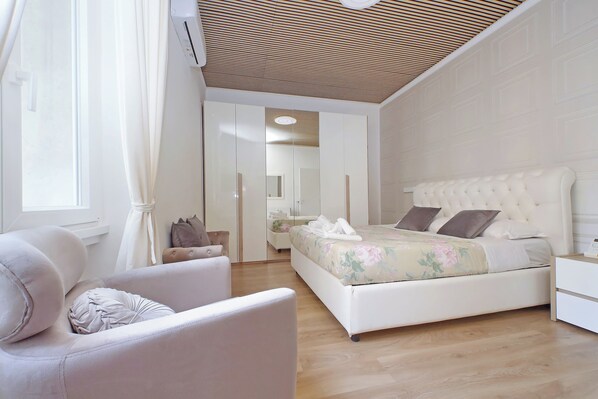 second bedroom, with large double bed