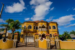 MAIN HOUSE
