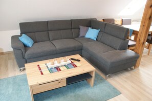 Ferienwohnung 2 (80qm)-Wohnzimmer