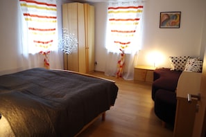 Ferienwohnung (85qm)-Schlafzimmer