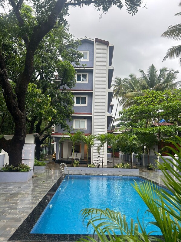 Utomhuspool