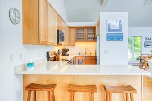 kitchen with breakfast bar