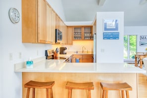 kitchen with breakfast bar