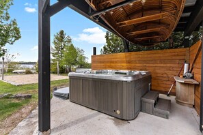 The Georgian's hot tub is spectacular. A rare local canoe hangs from the rafters, an extremely rare treat. 