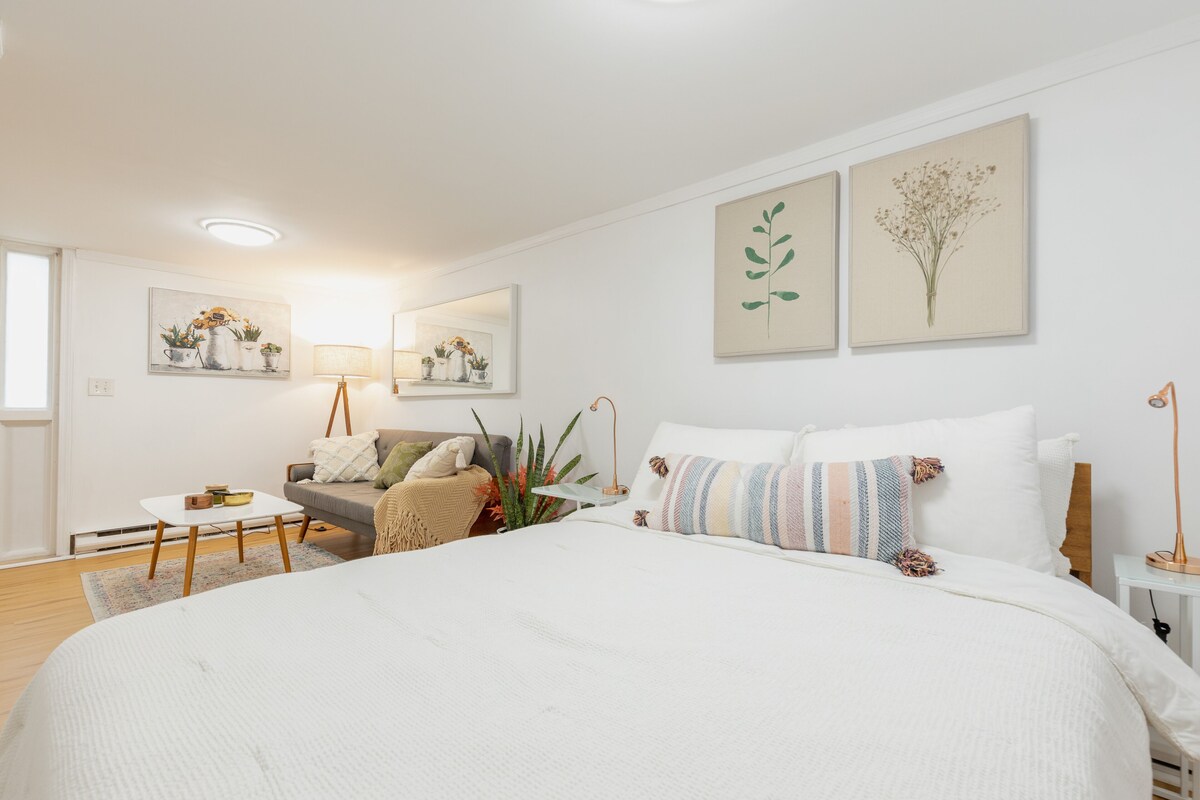 Corner Cottage – cozy studio just north of Boston