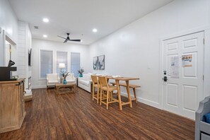 Living room, fireplace, tv