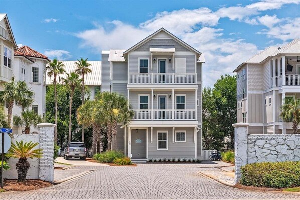 Welcome to Mermaid Cove! Enjoy 100% access to the full home and start your stay right away with self check in