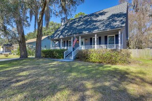 Property Exterior | Front Porch | Rocking Chairs