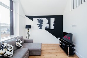 Living Room / Lounge