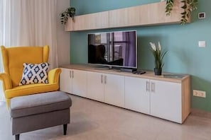 Living room (2)