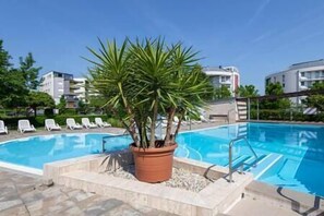 Swimming pool (1)