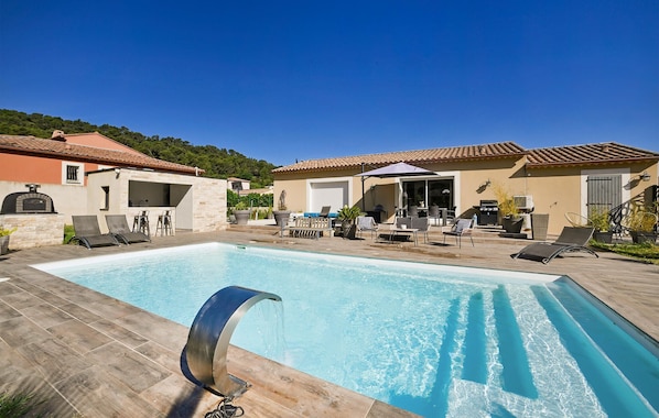 pool
