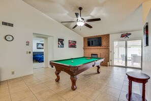 Game Room | Pool Table | Smart TV