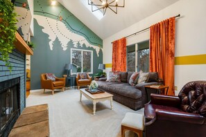 Nestled in the heart of the scenic Massanutten resort area, this beautifully updated 3 bedroom 2 bath vacation home offers the perfect "adventure". 