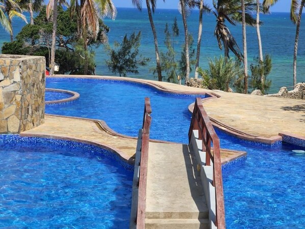 Swimming pool with a view of the Indian Ocean