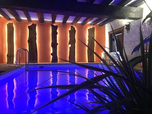 Piscine éclairée