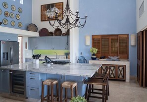 Fully equipped kitchen