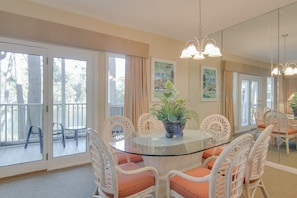 Dining area can accommodate 4-6 plus bar stools/counter dining