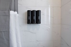 Bathroom amenities