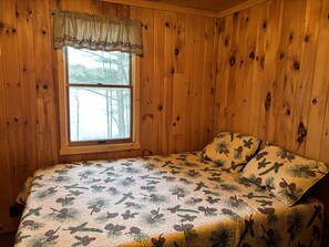 Pine cone beadroom