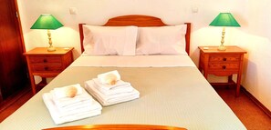 Bedroom 1: Double